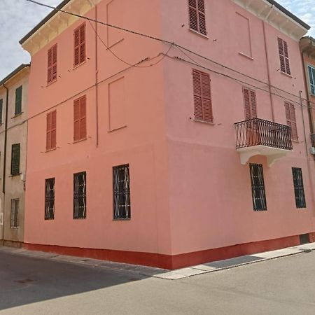 Fiore Apartments Fiorenzuola d'Arda Exterior photo