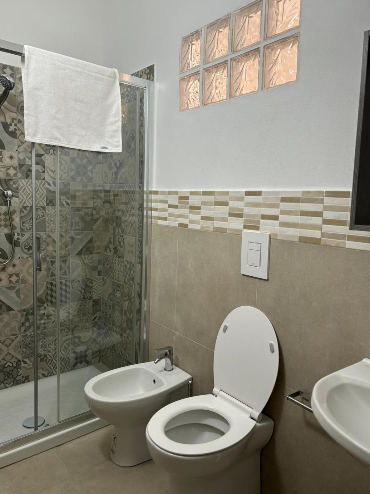 Fiore Apartments Fiorenzuola d'Arda Exterior photo